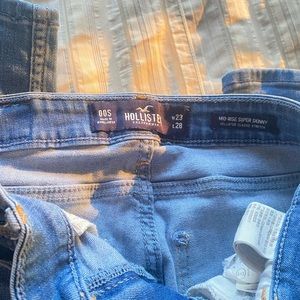 Hollister Blue washed jeans(ripped) <3